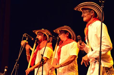 La Fête de la Musique Colombienne: Un Spectacle Électrique Avec Monsieur Draco Rosa!