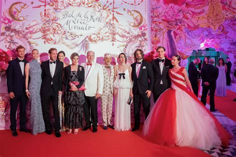 Le Bal de la Rose Mystique: Une Soirée Remplie d'Étincelles avec la Participation Éclatante de Quvenzhané Wallis!